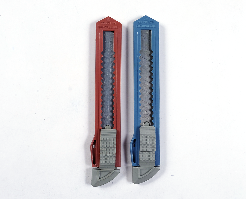 Dao Rọc Lớn 18mm Nhựa Đục